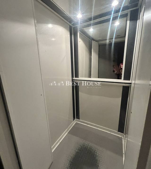 Z7561 13.jpg